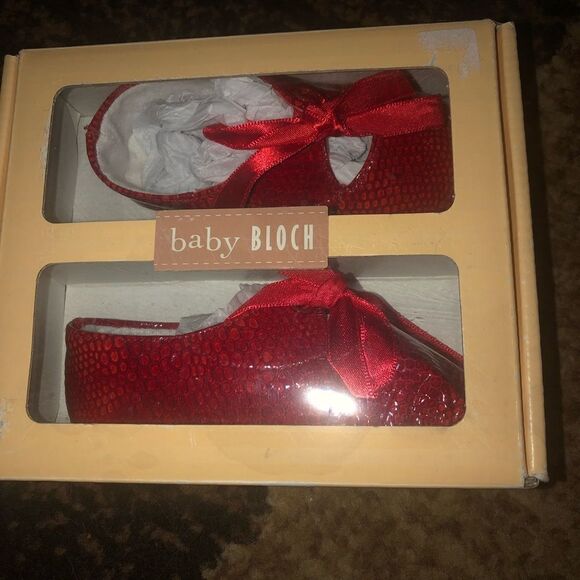 Baby Bloch shoes  - Picture 1 of 2